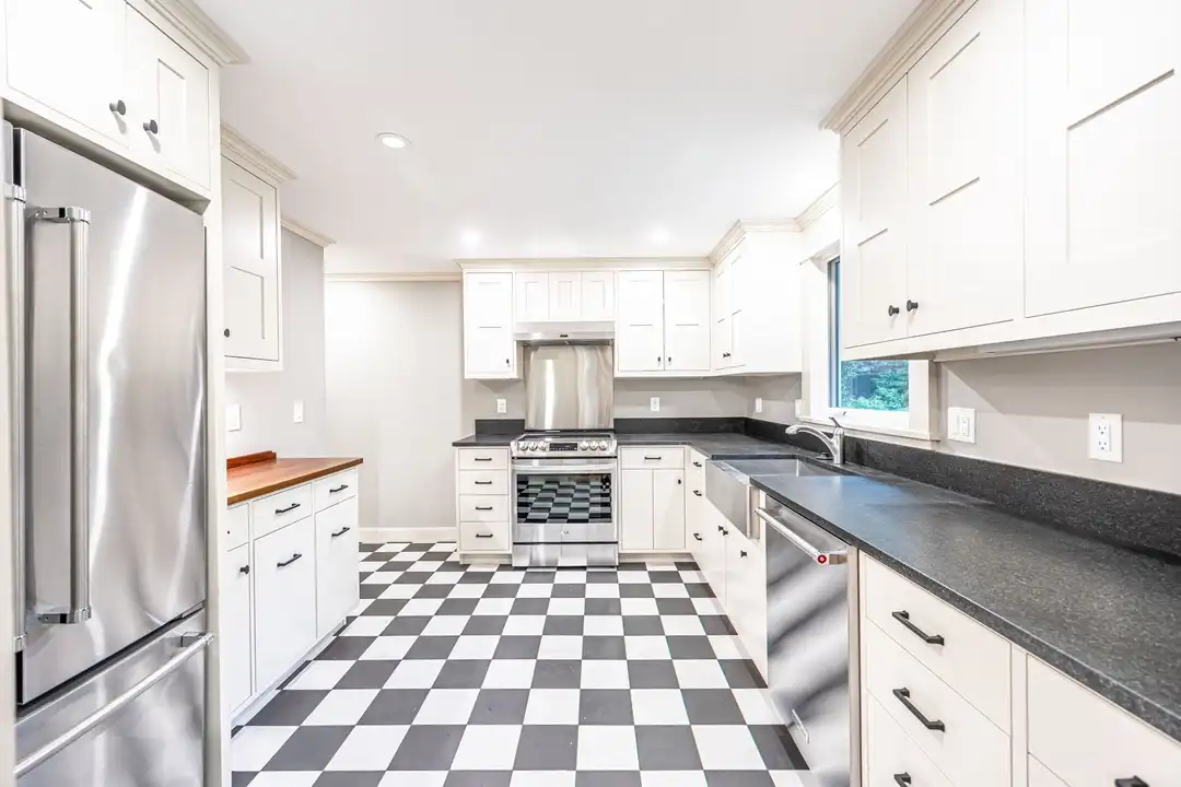 85 Woodland Rd – photo 1