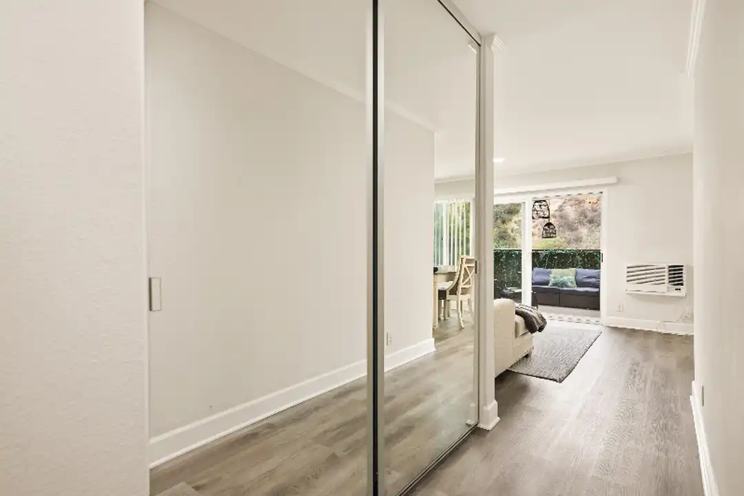 8503 Villa La Jolla Dr unit B – pohled 4