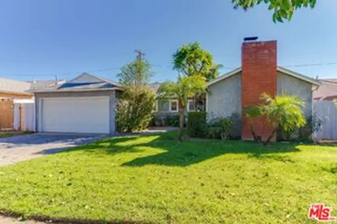7858 Jamieson Ave - View 3