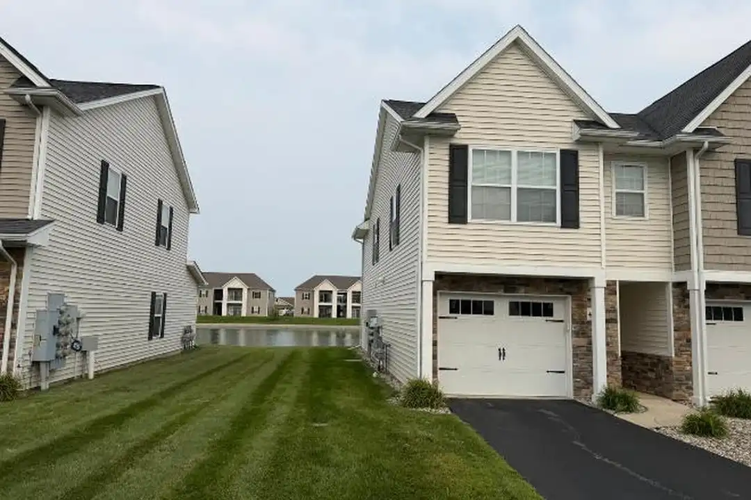 4703 Lakeside Dr – photo 1