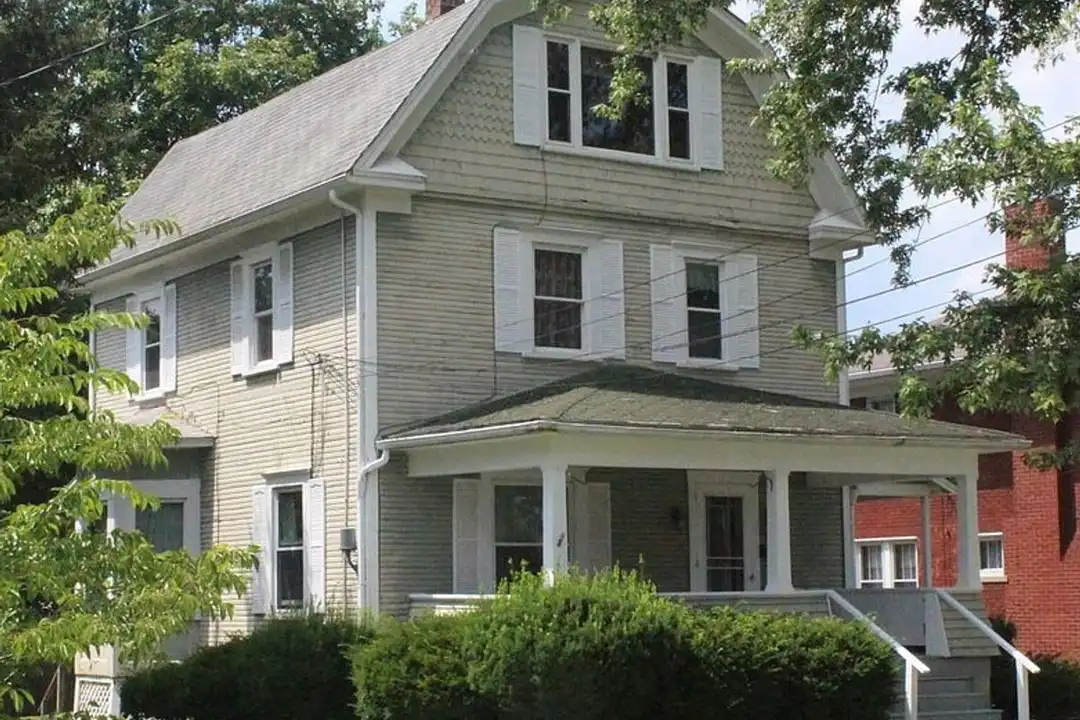 513 N Center St unit Unit C – photo 1 of 6