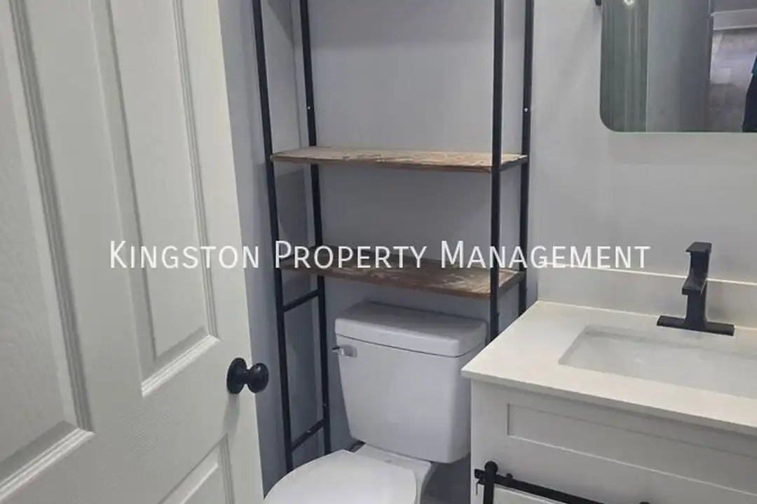 451 E Maxwell St - View 3