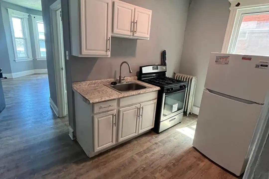 267 Wethersfield Ave – photo 1
