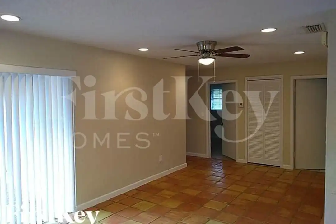 7518 NW 42nd Dr - View 2