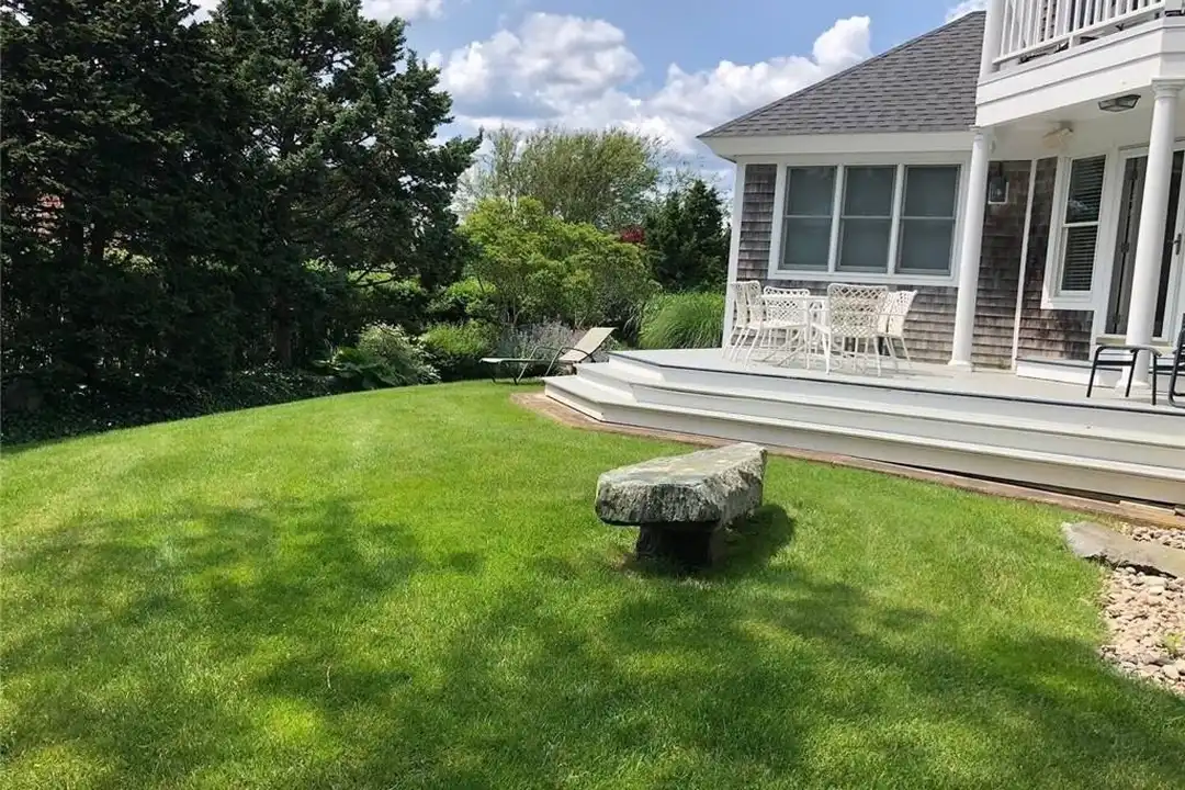 611 Wolcott Ave - View 3