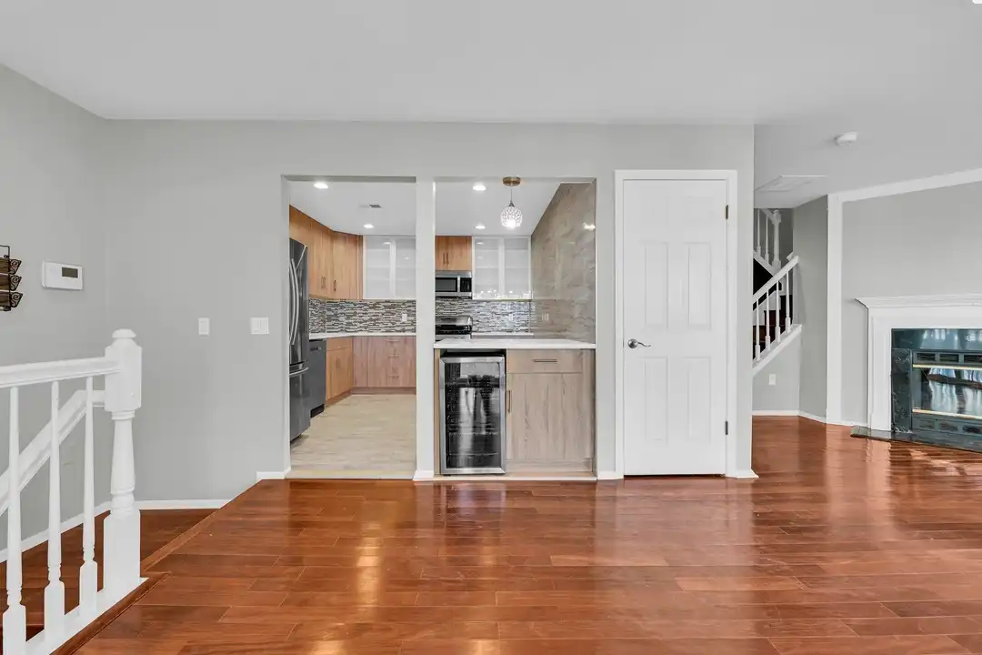 Apartment in Jersey City - View 3