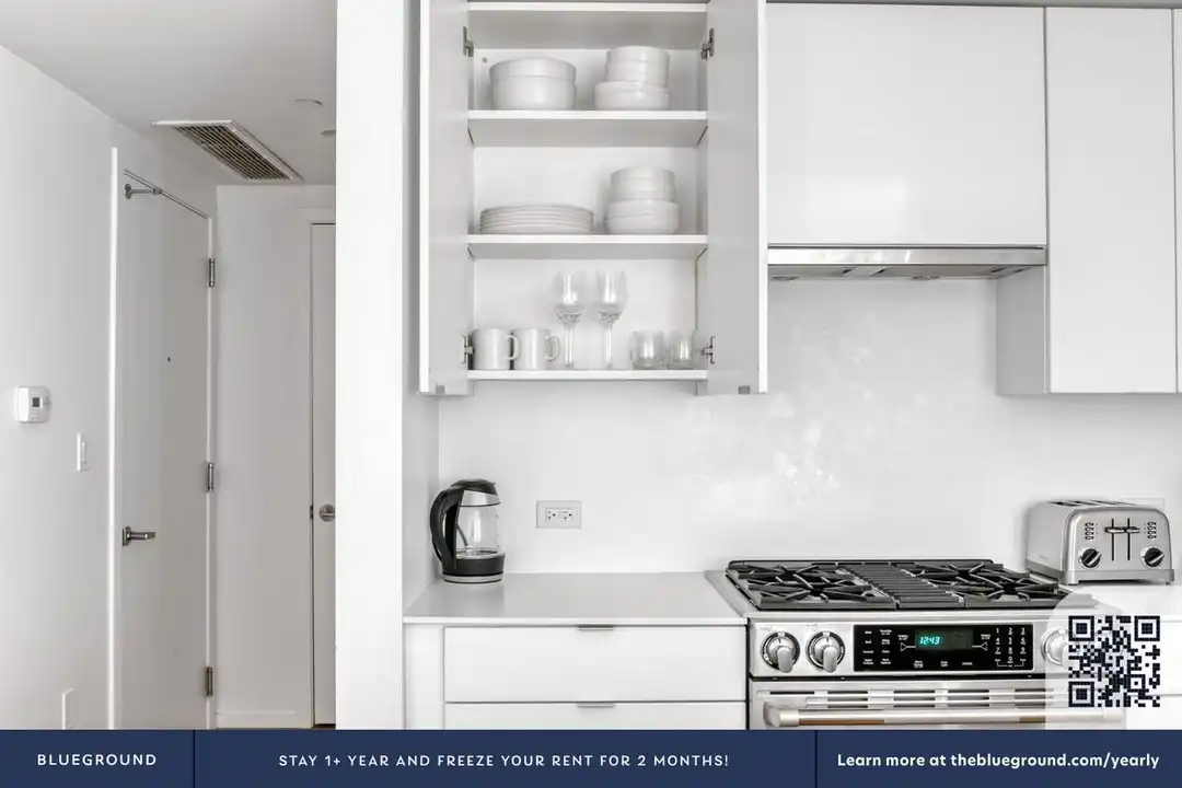 26 W Broadway unit 580 – další