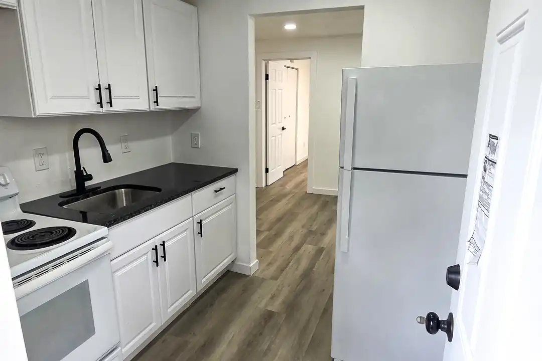 1023 Wallace Ave – photo 1
