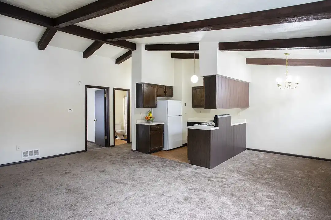 Center Grove Apartments – photo 1 of 6