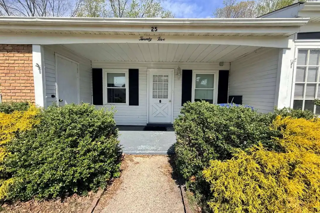 25 Heather Pl – photo 1 of 10