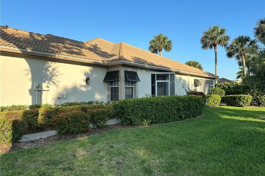 8564 Fairway Bend Dr - View 3