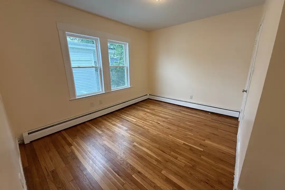 11 Dalrymple St unit 3 - More