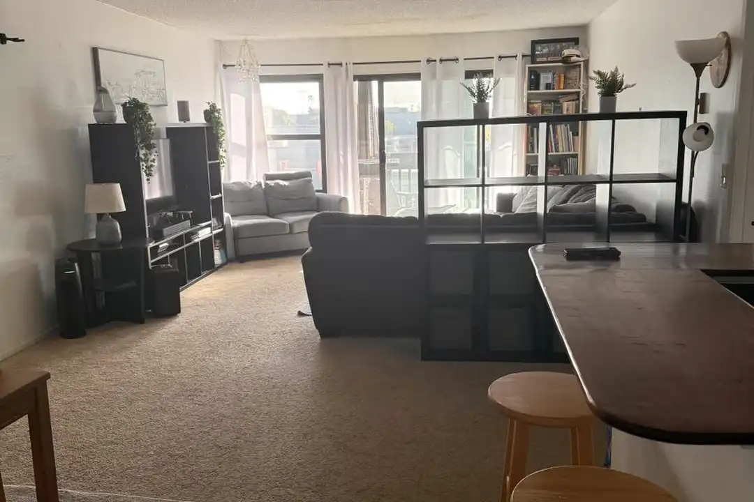 Apartment in Los Angeles - View 3