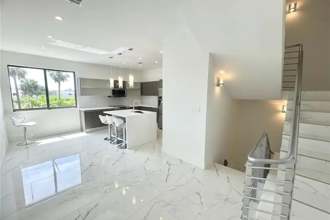 113 SE 1st Cir - View 5