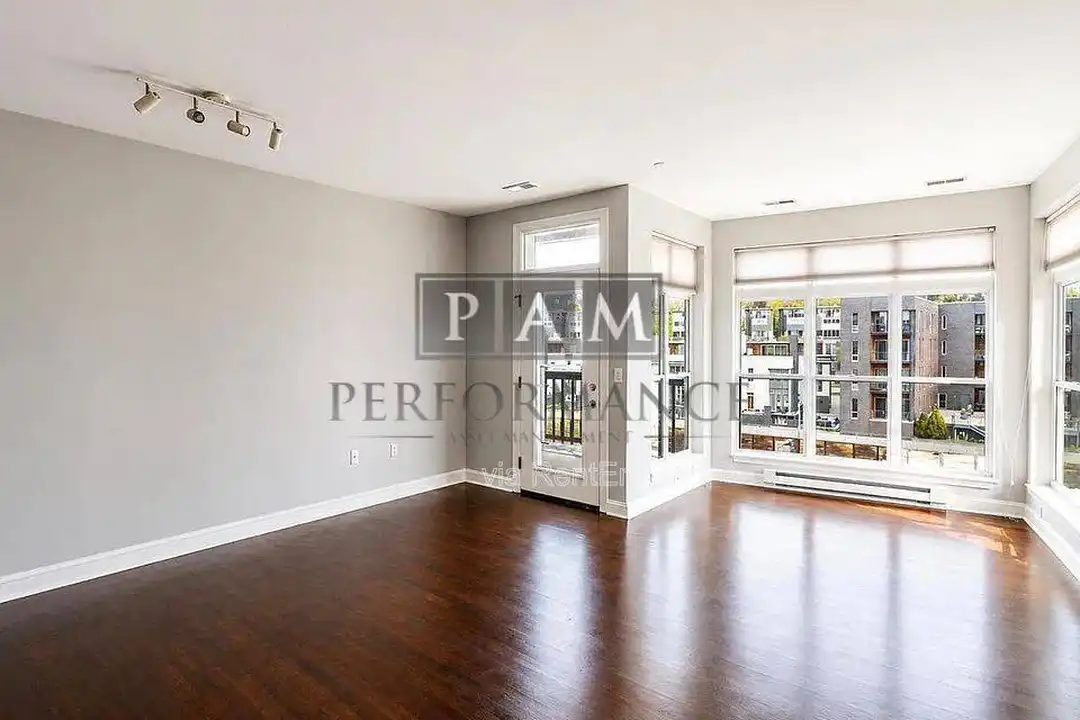 1905 N Water St unit 205