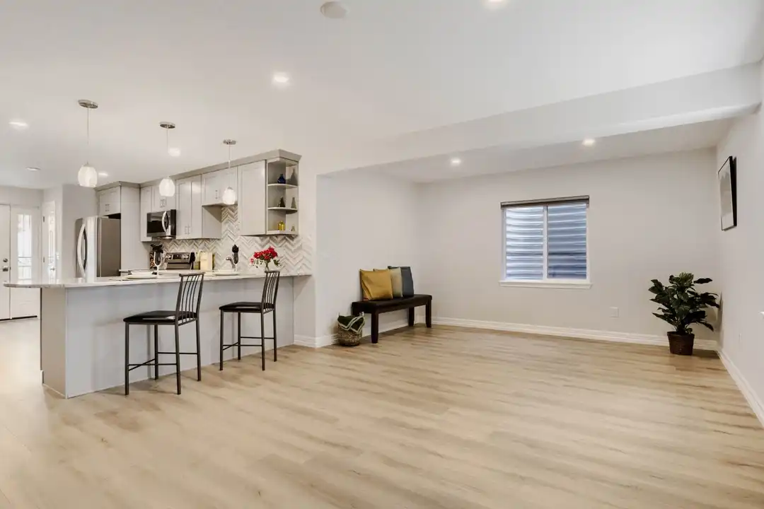 7725 E Byers Ave - View 6