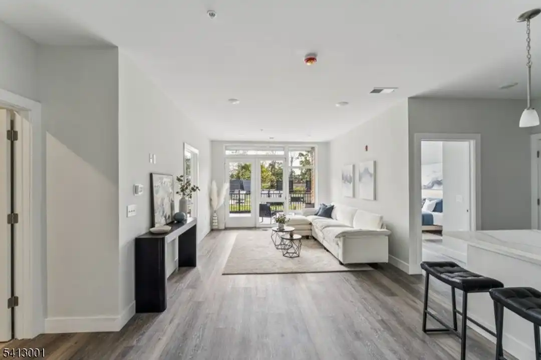 140 W Webster Ave #127 - View 2