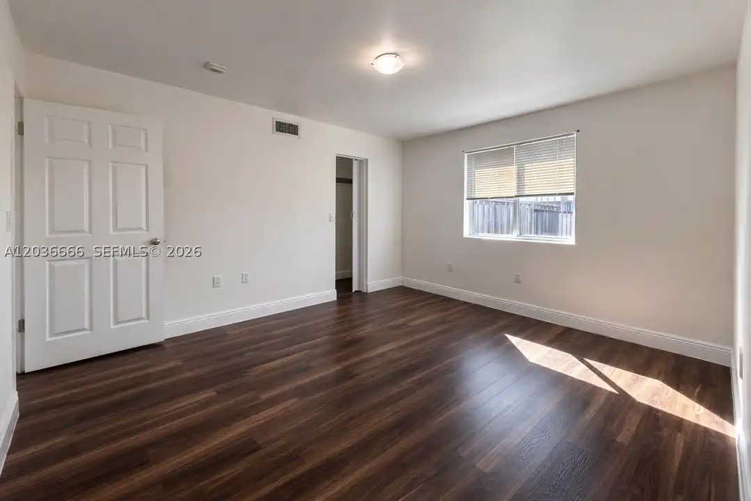 540 NW 7th St #27 - View 4