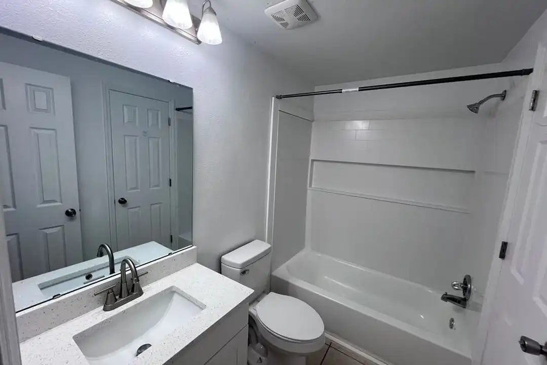 1902 Garden Lake Dr - More