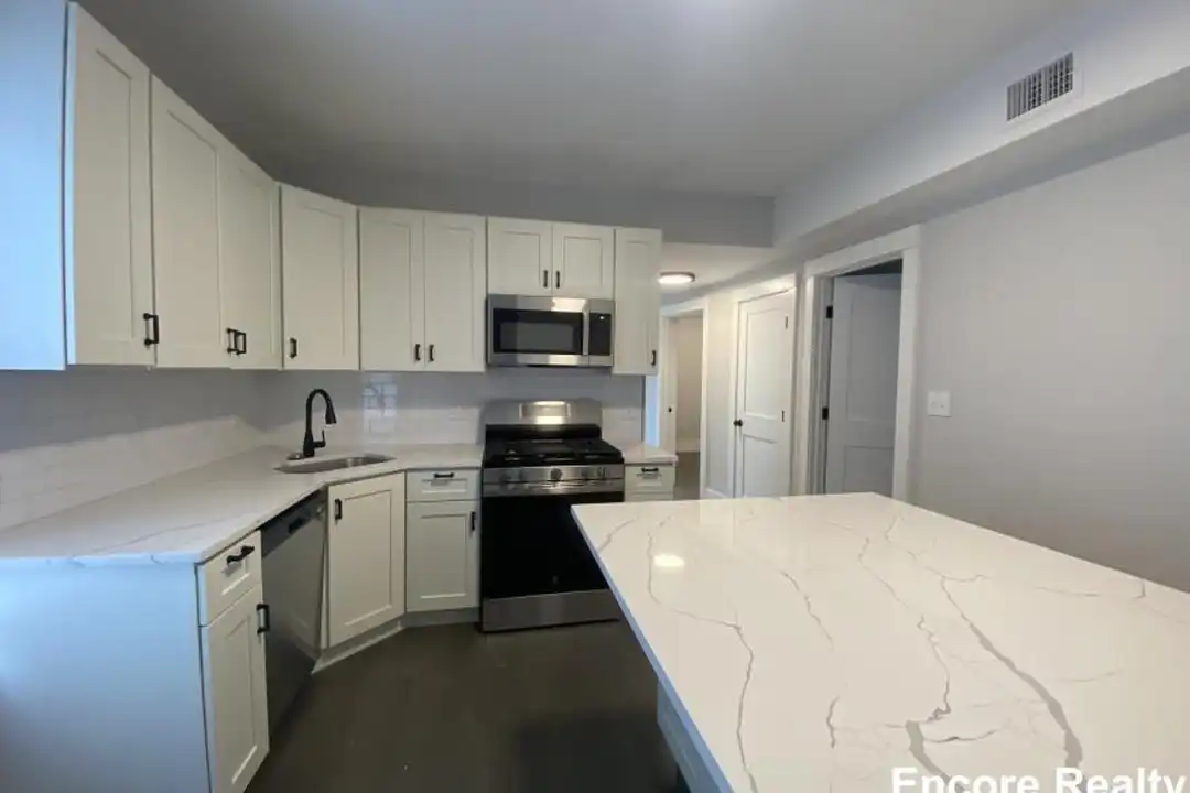 118 Marginal St - View 3