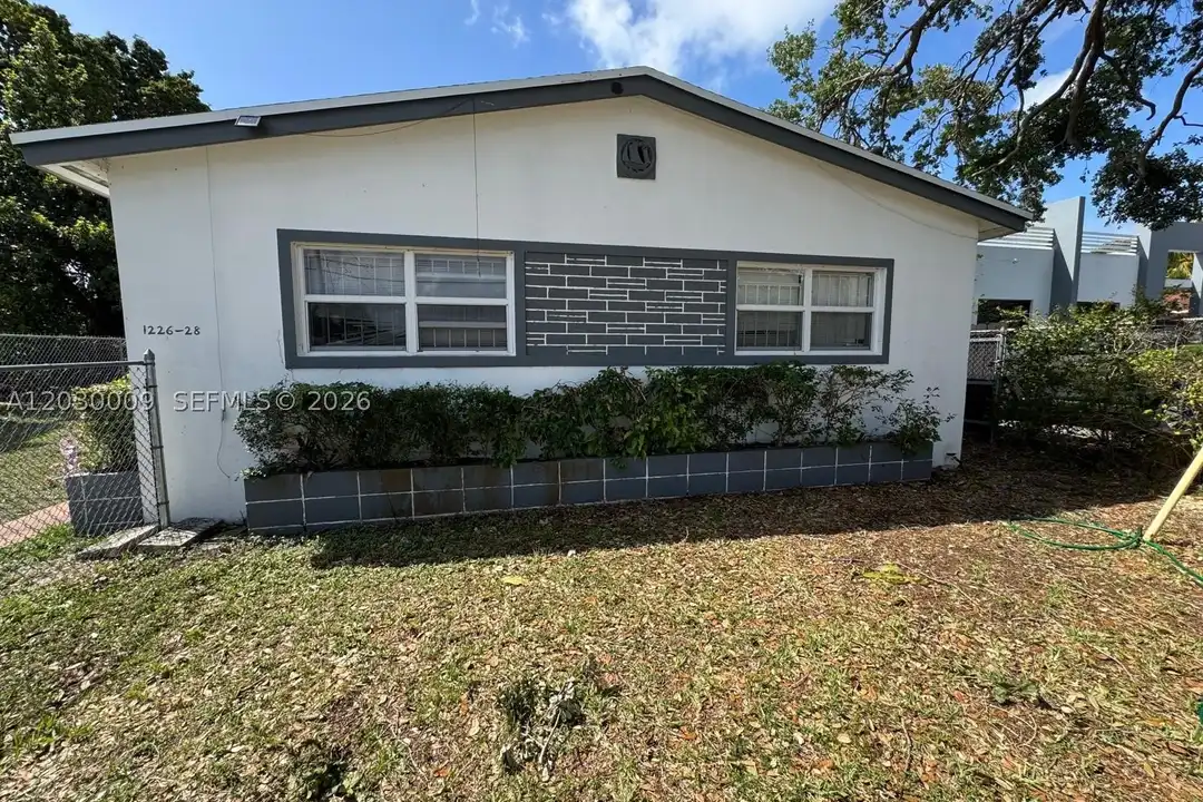 House in Miami - View 2