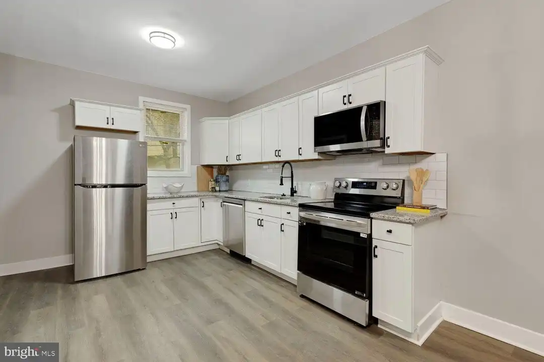 6721 N Woodstock St – photo 1