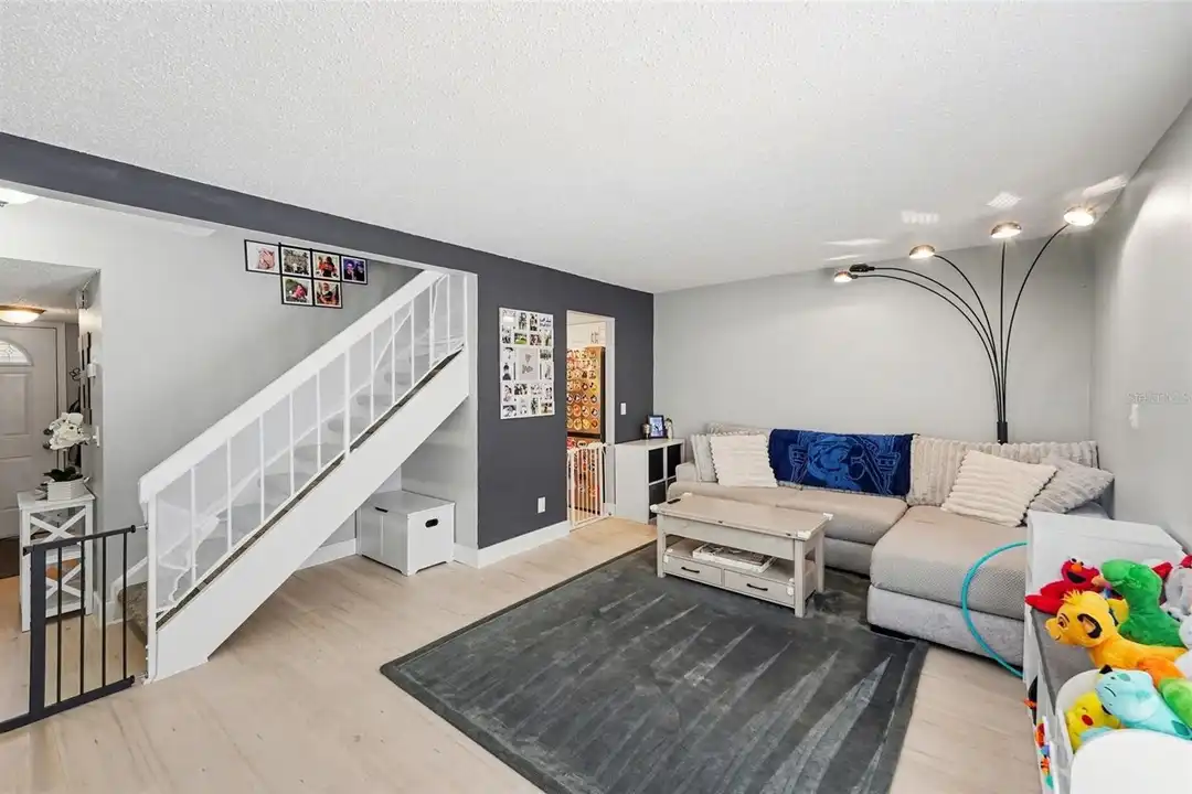 1819 Clearbrooke Dr - More