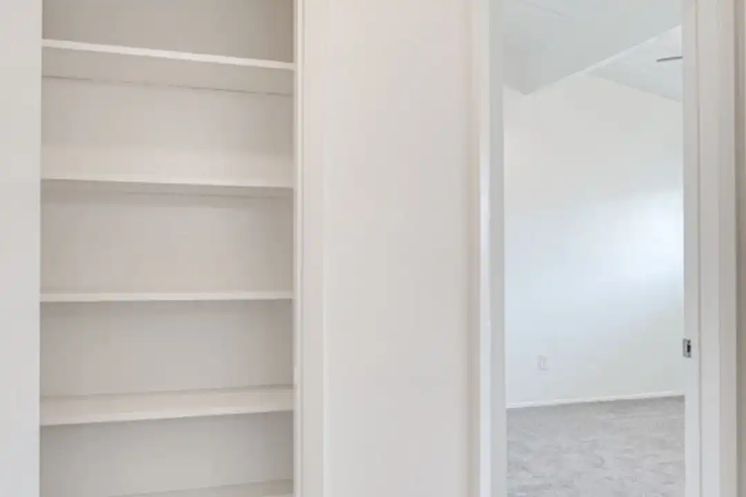 127 W Renette Ave unit M - View 6