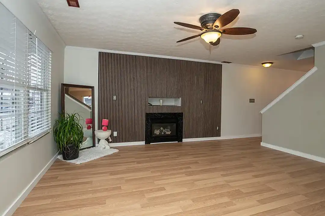 5925 Brandon Dunes Dr – pohled 3