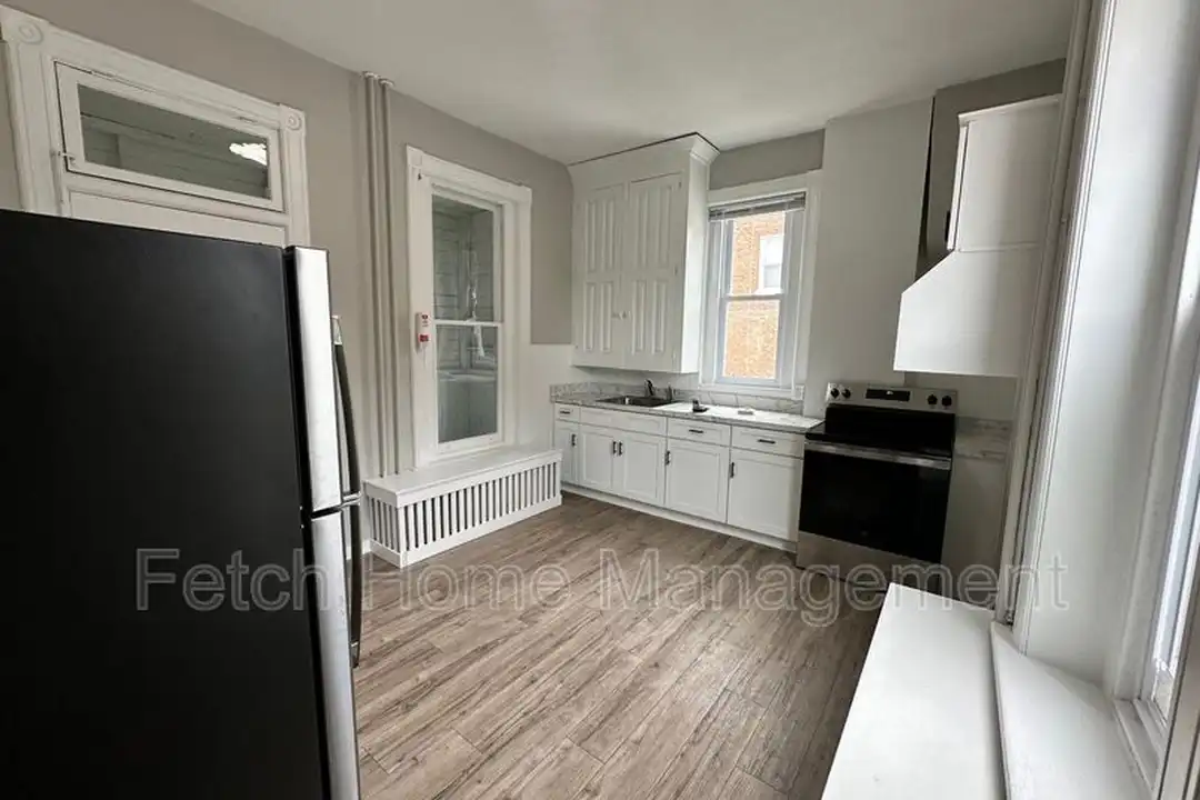 701 Walnut St unit 1 - More