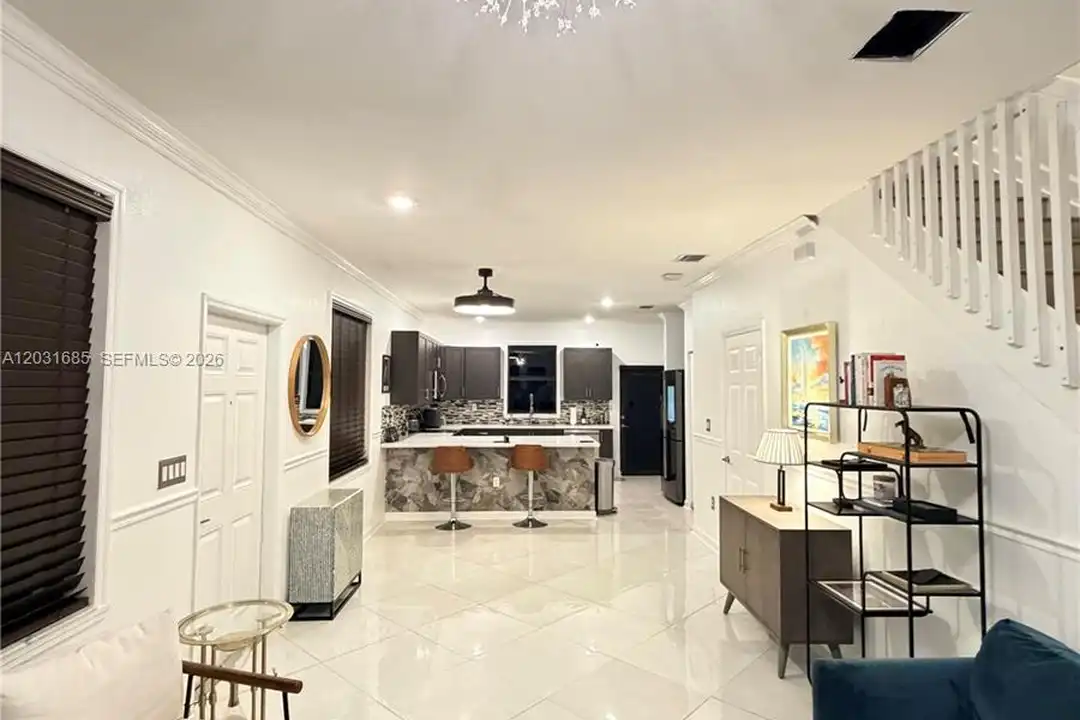 1502 SW 29th St - View 6