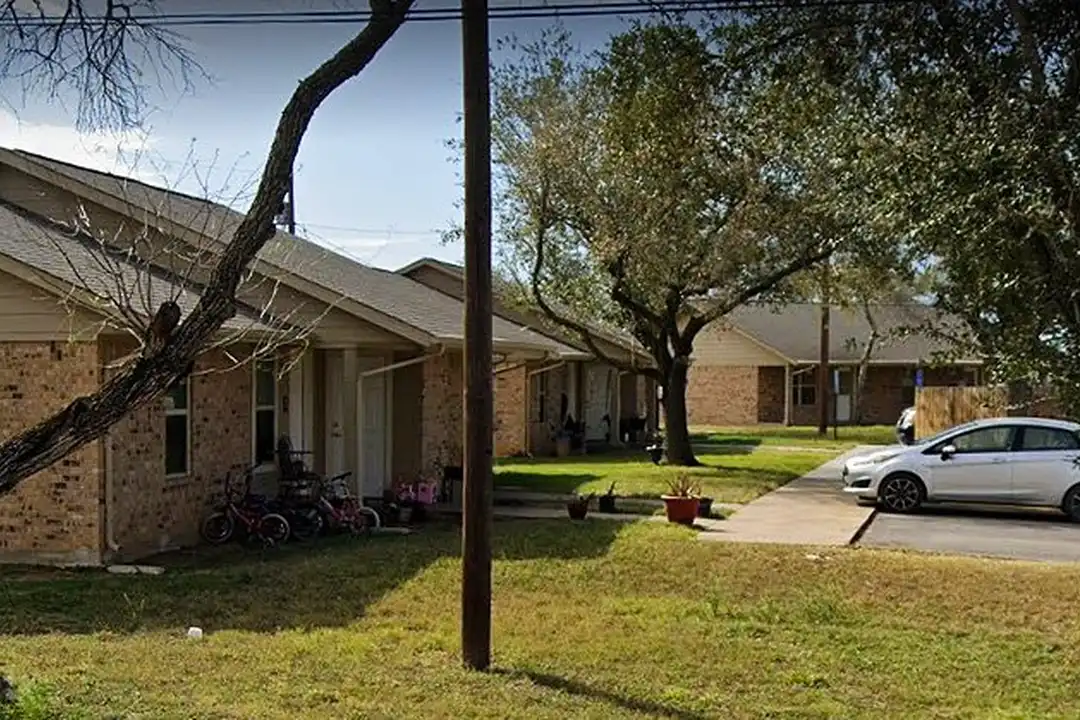 711 N Sigrid Ave unit 102 - View 5