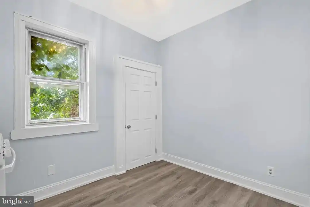 5919 N Norwood St - More