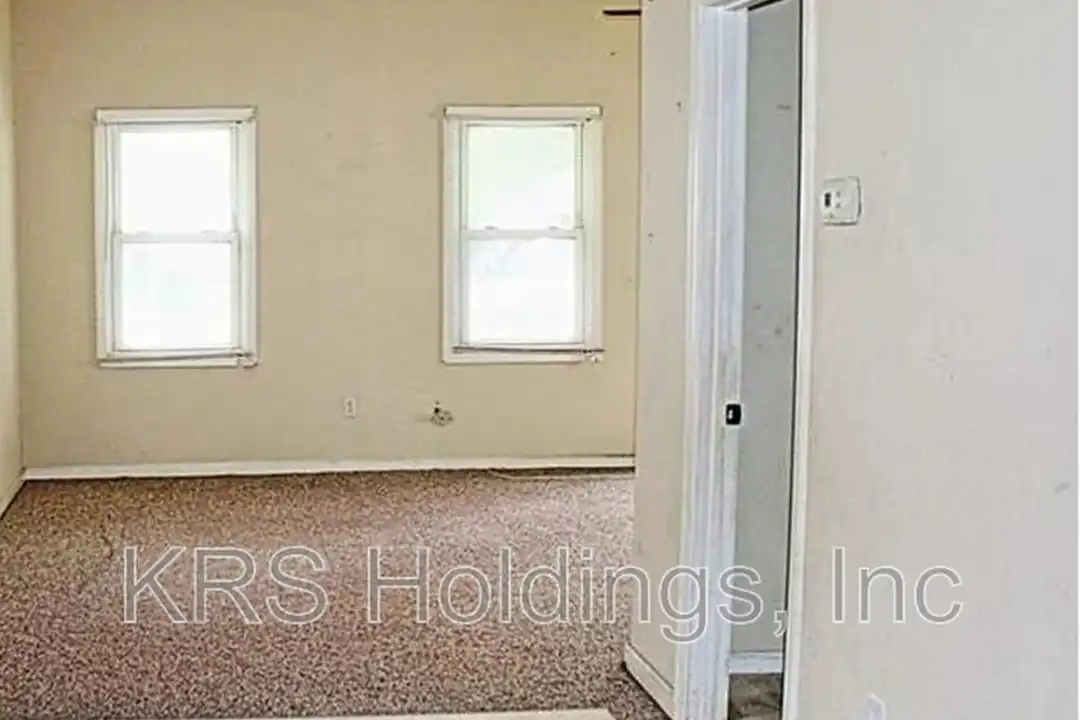 1130 Commerce Ave - View 3