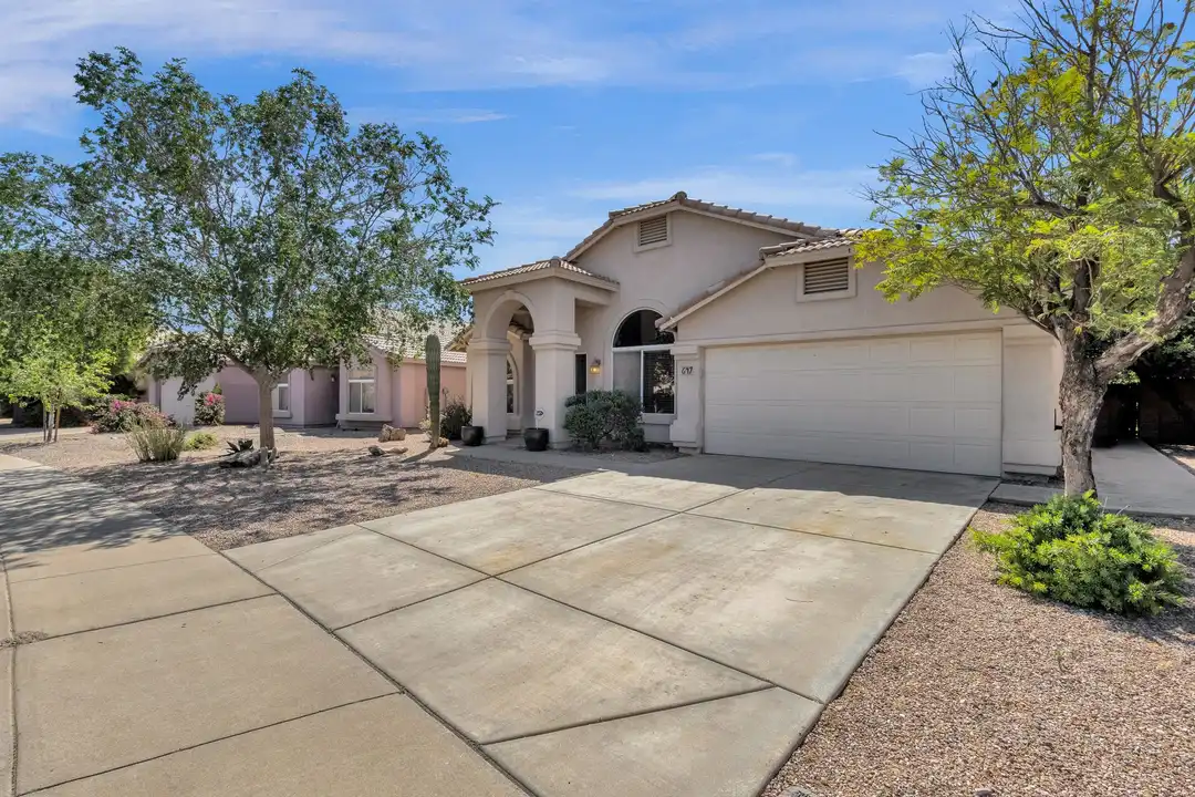 647 W Fremont Dr - View 4