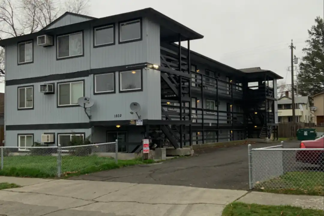 1802 W Gardner Ave unit 1 – photo 1