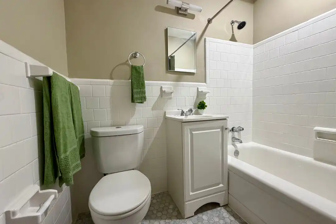 350 U St NE unit 102 - View 4