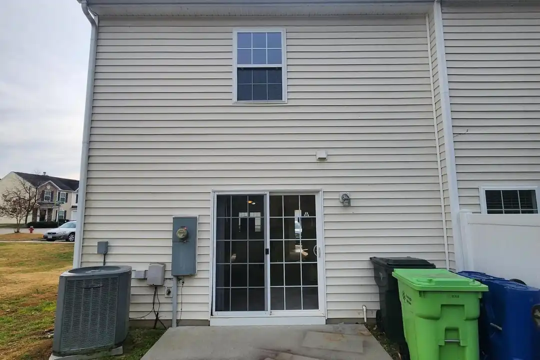 2010 Grassy Banks Drive - Widok 6