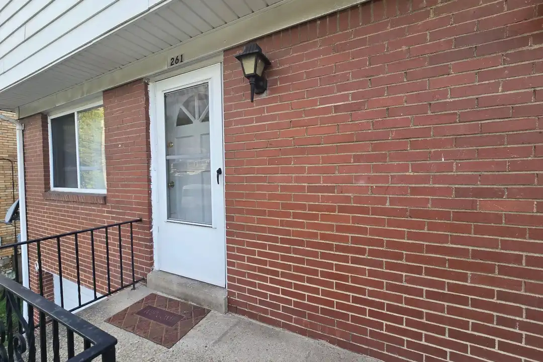 261 Universal Rd unit 261UNIV - View 3