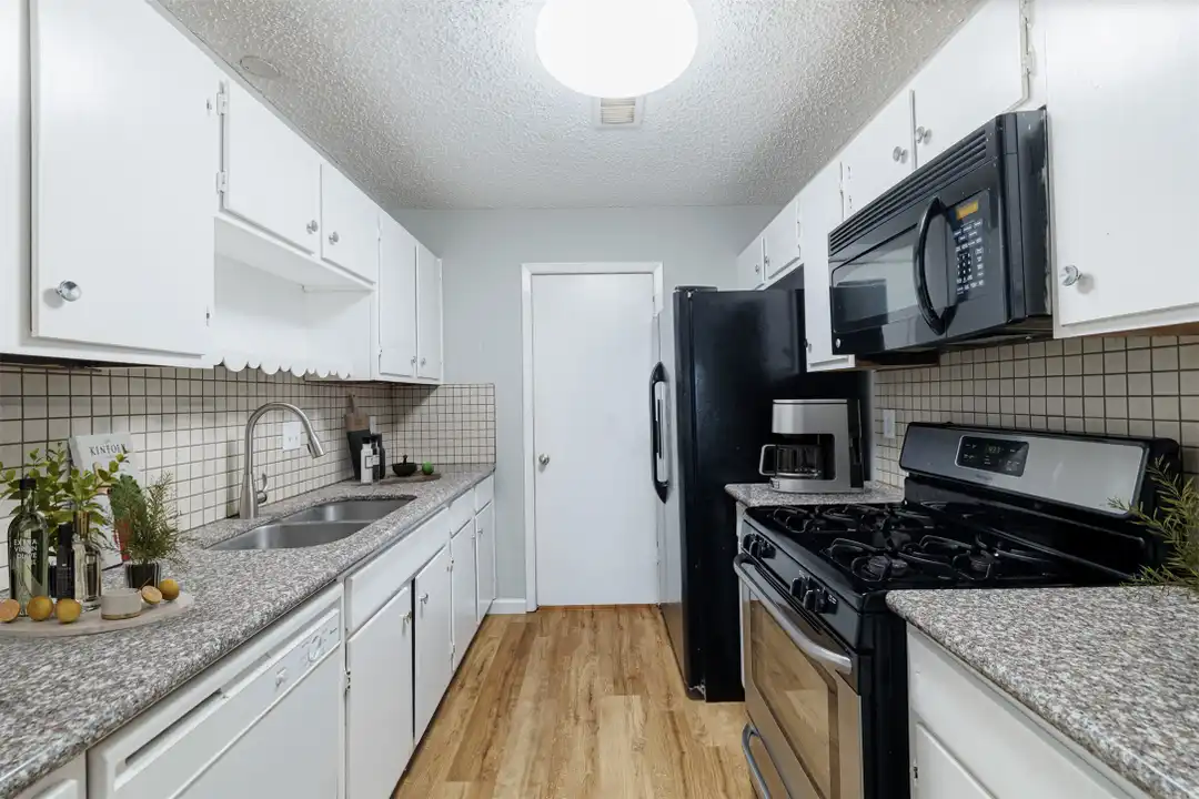 22707 Smokey Hill Dr - View 4