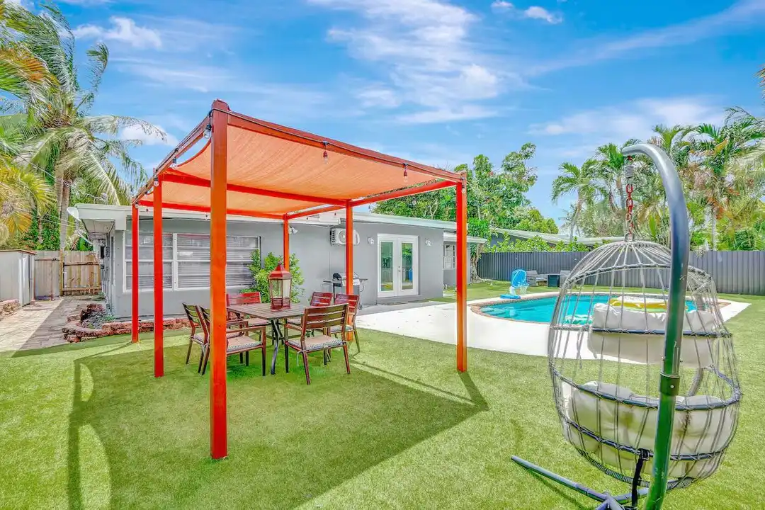 2809 NW 7th Ave - More