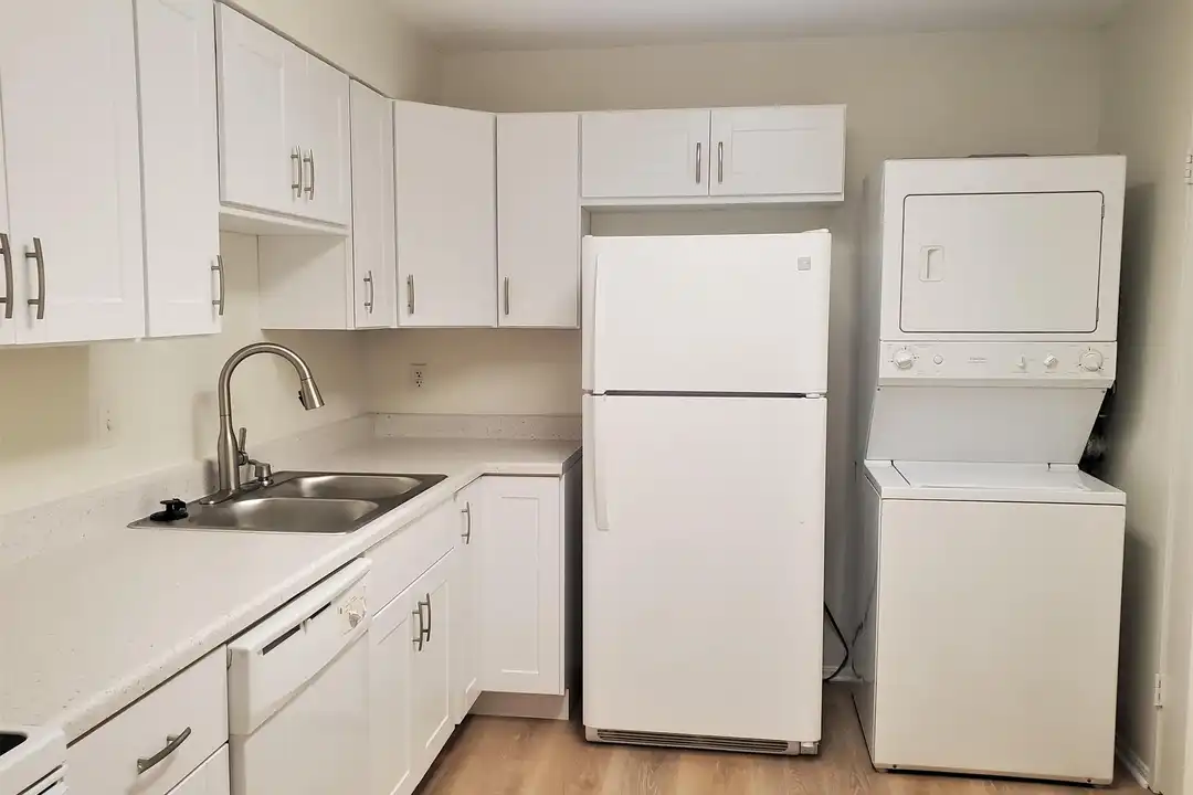 15100 Interlachen Dr #4-516 - View 2