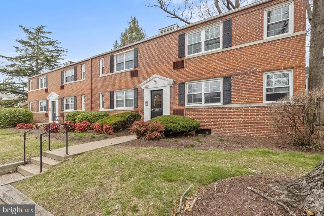235 N George Mason Dr unit 235-4 - View 2