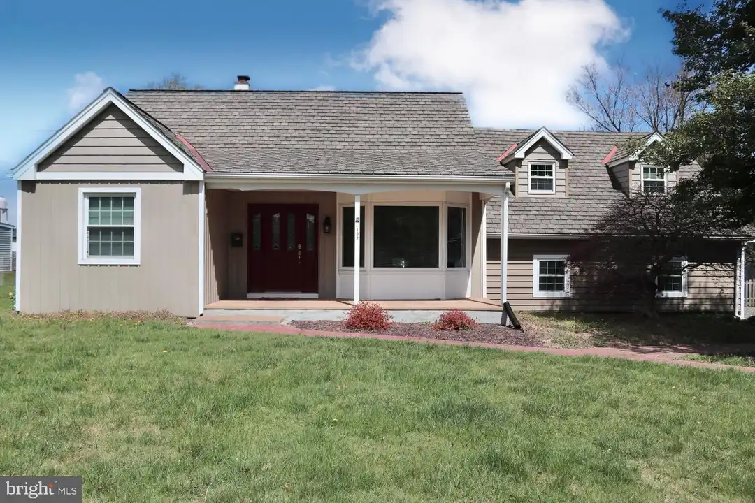 102 E Main St – photo 1 of 23