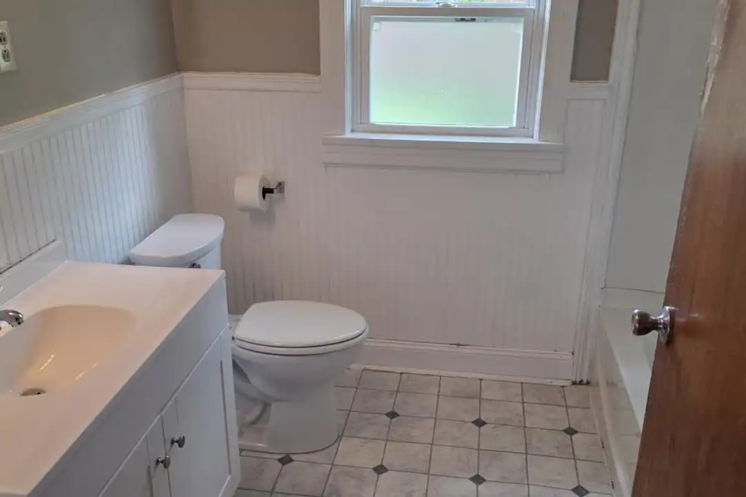 2205 Peaslee Rd - More