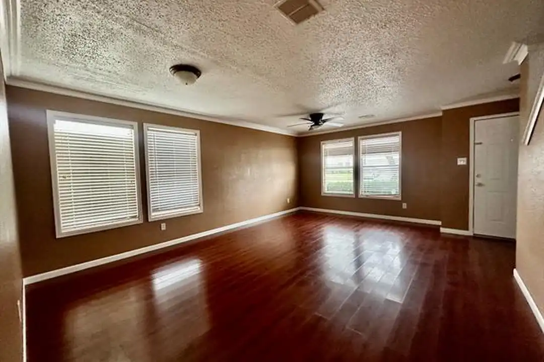 House in Fort Worth - More