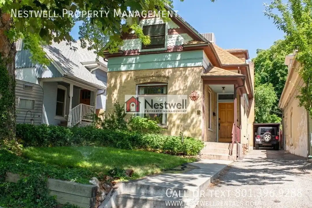 210 I St – photo 1