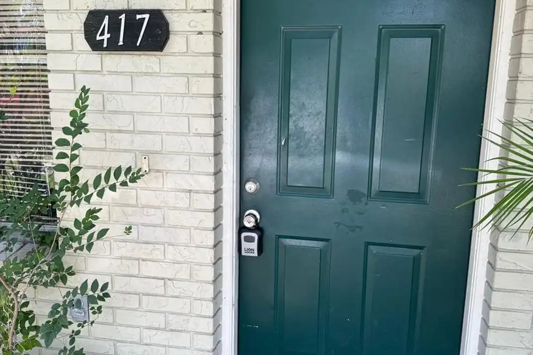 417 Century Blvd – photo 1 of 10