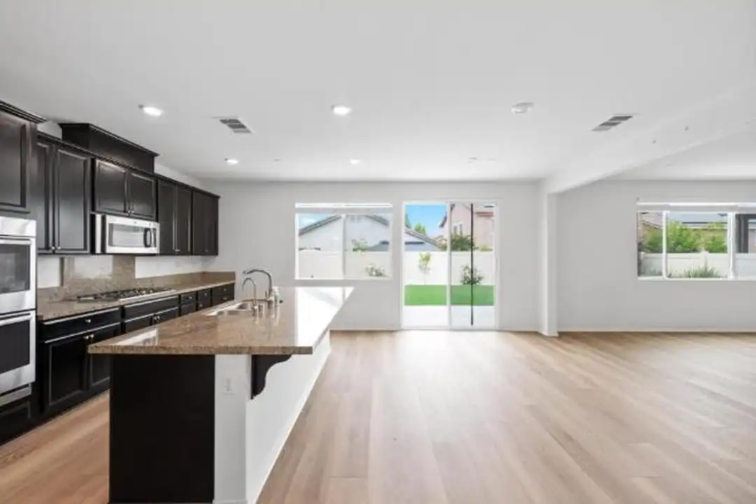 31624 Chamise Ln - More
