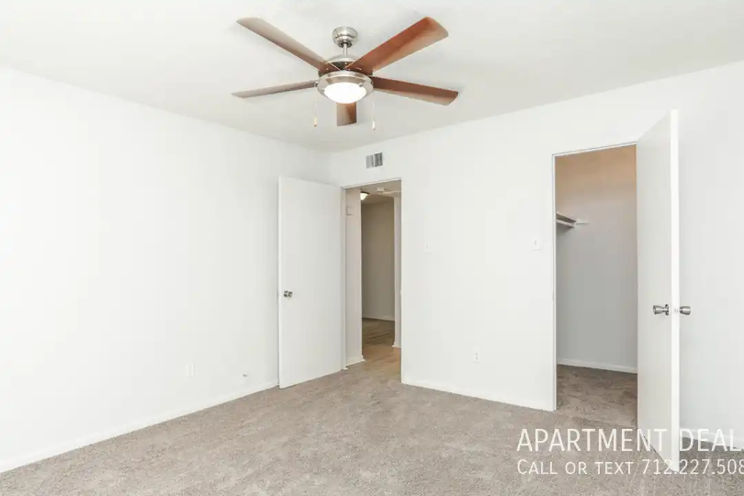 706 Hickory Dr - View 3